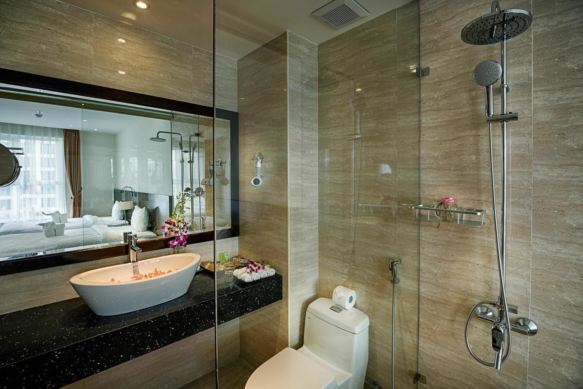 Sofia Suite Hotel Danang Zewnętrze zdjęcie